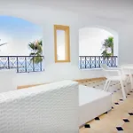 Park Plaza Aparthotel 4*