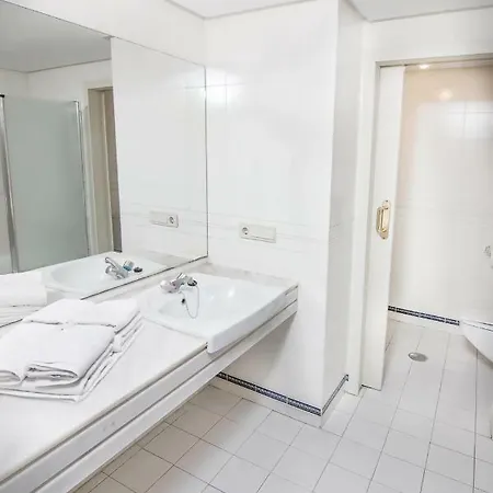 Aparthotel Park Plaza 4*